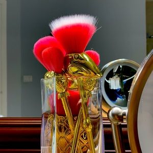 Meet your Posher, Luli